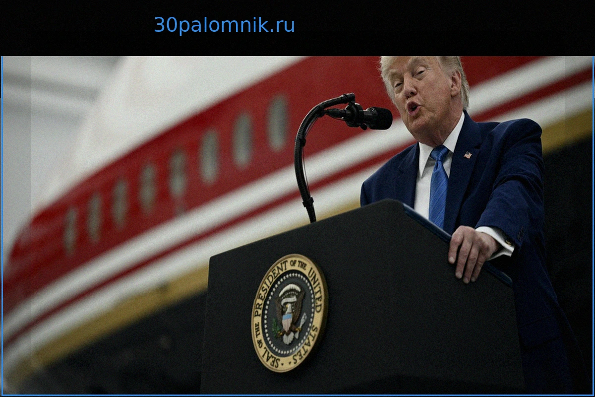 Новая книга: Трамп считает себя могущественнее Наполеона, Сталина, Мао и Гитлера